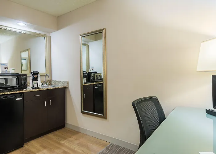 Holiday Inn Express Hotel & Suites Kendall East-Miami By Ihg